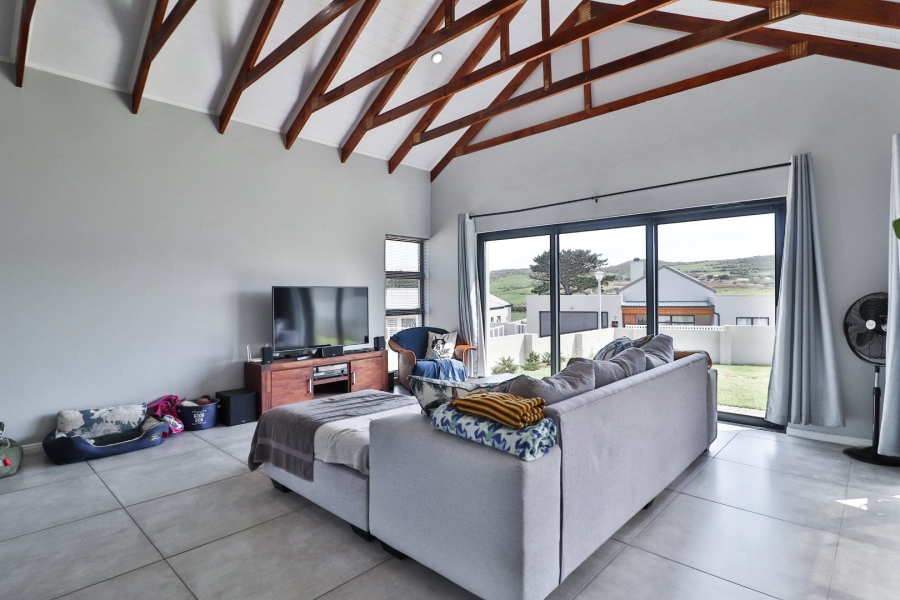 3 Bedroom Property for Sale in Reebok Western Cape